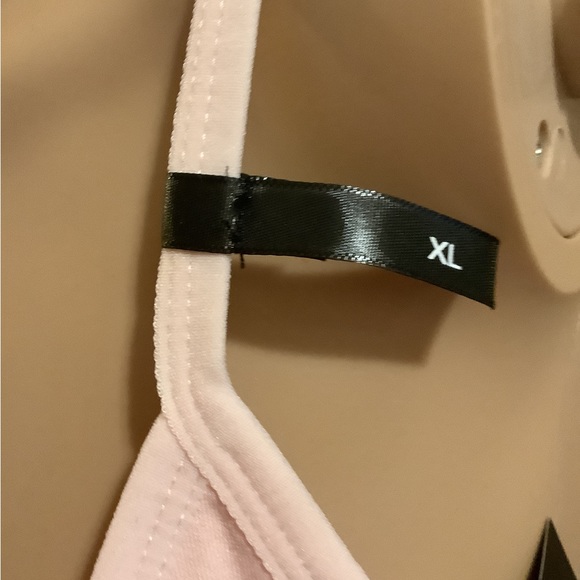 TAHARI XL seamless bras XL, BNWT - Picture 9 of 13
